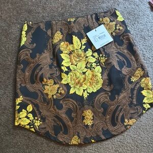Mini skirt- NWT✨ Missguided - Black and Yellow Floral Skirt